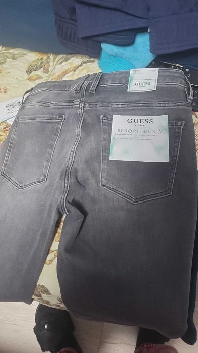 Оригинални дънки на Guess, M