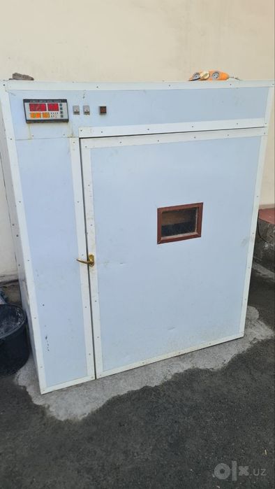 Inkubator sotiladi