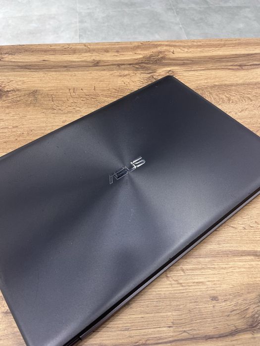 Ноутбук Asus X550C