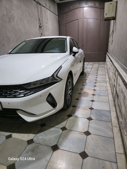 КИА. К5 Пристиж +