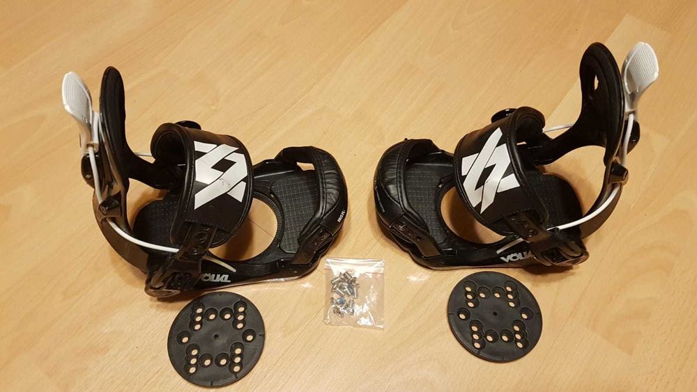 Booti 34-35 si legaturi Flow snowboard copii - stare foarte buna