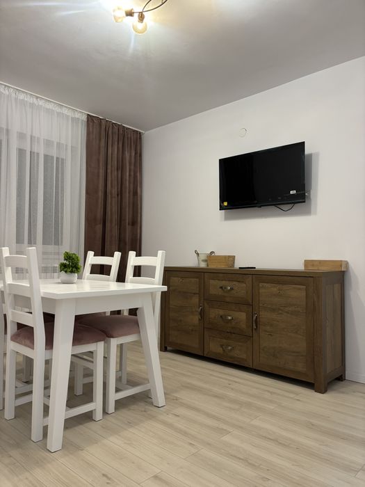 Apartament cu 3 camere de inchiriat