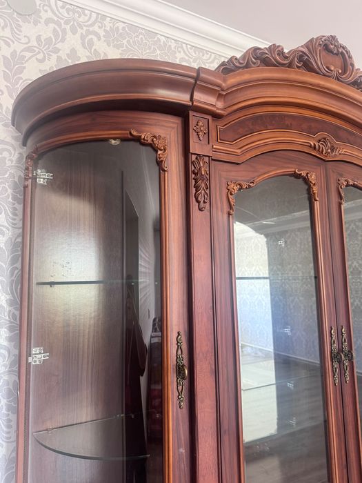 Сервант классический