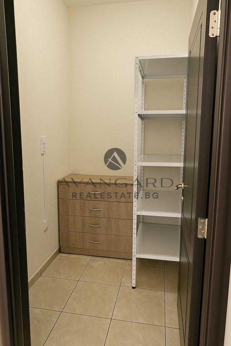 Продава се Магазин в Пловдив, Кючук Париж - 30 кв.м за 1634 €/кв.м - Снимка #1