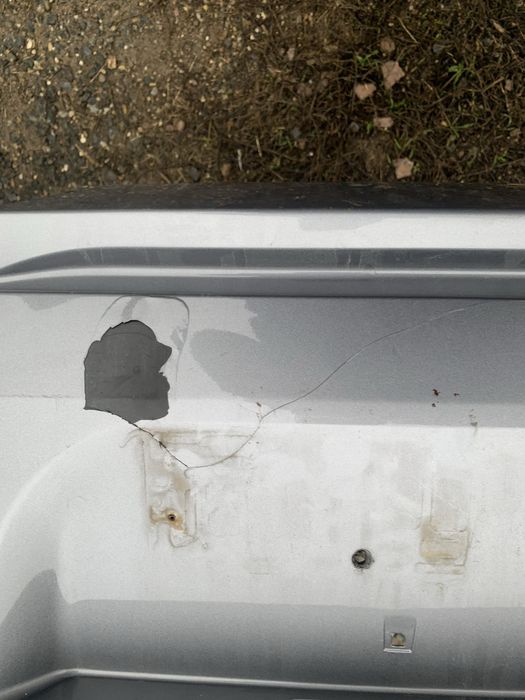 Bara spate Peugeot 301 sedan