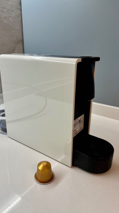 Espressor NespressoEssenza Mini C30 Alb + 40 capsule