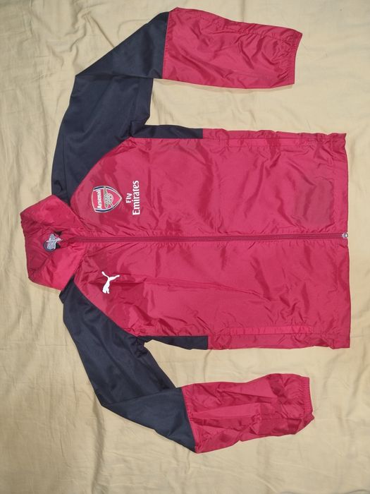 Продам ветровку Арсенала