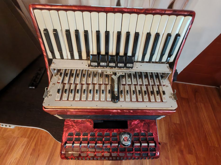 Acordeon weltmeister meteor 80 basi