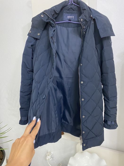 Женская куртка бренда Armani