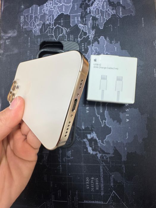 iPhone 16 Pro Gold, 89% baterie