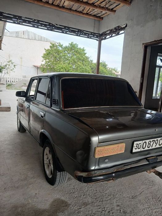 Jiguli 2101 sotiladi