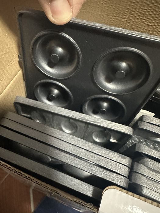 Продам вафельницу 8 в 1