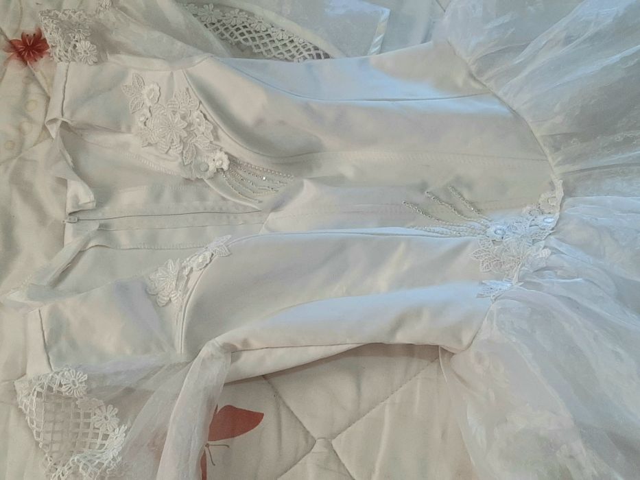 Vând 2 rochii de mireasa mătase naturală!