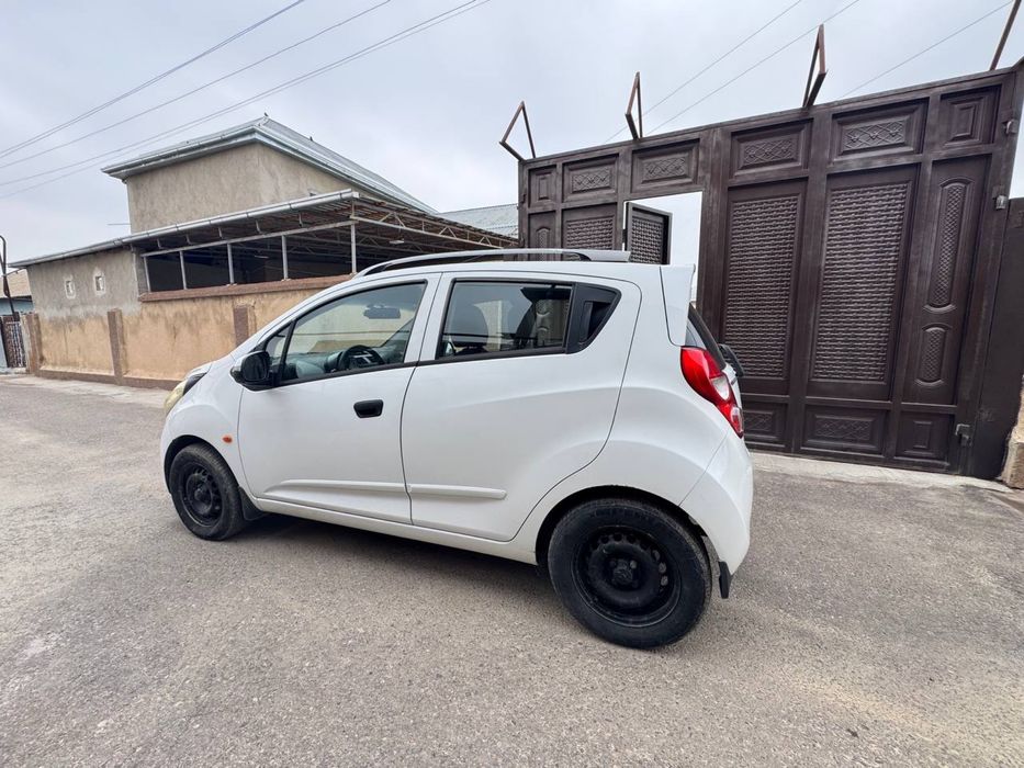 Спарк мошинаси сотилади