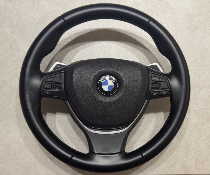Оригинален волан с еърбег и пера за BMW F10/F11 в перфектно състояние