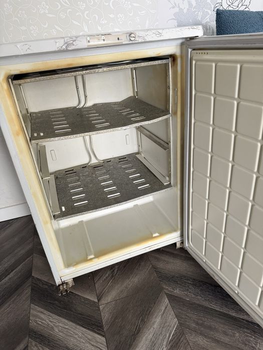 Морозильник отдам