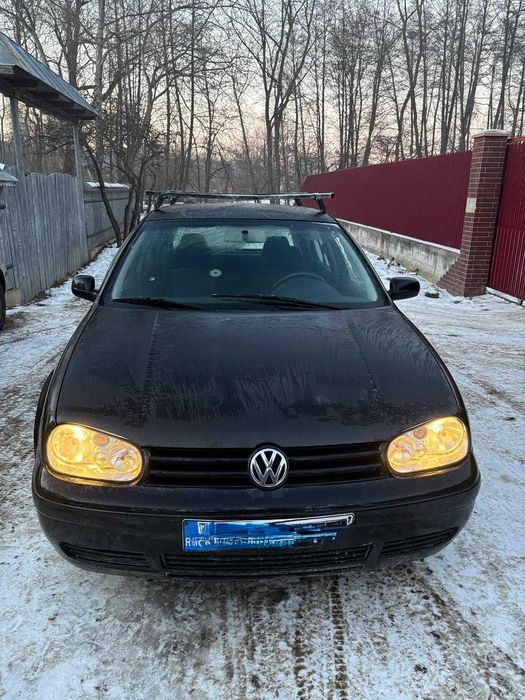 Vand golf 4 1.6 benzina