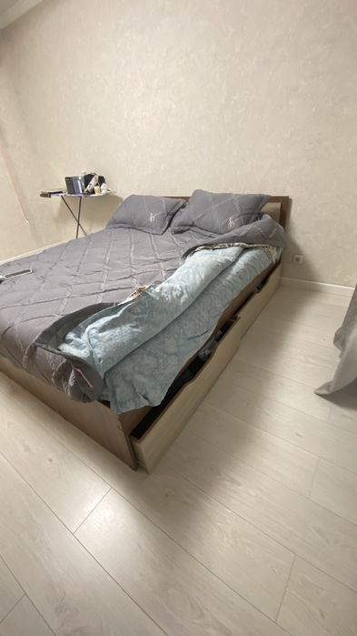 Продается двухспальный кровать