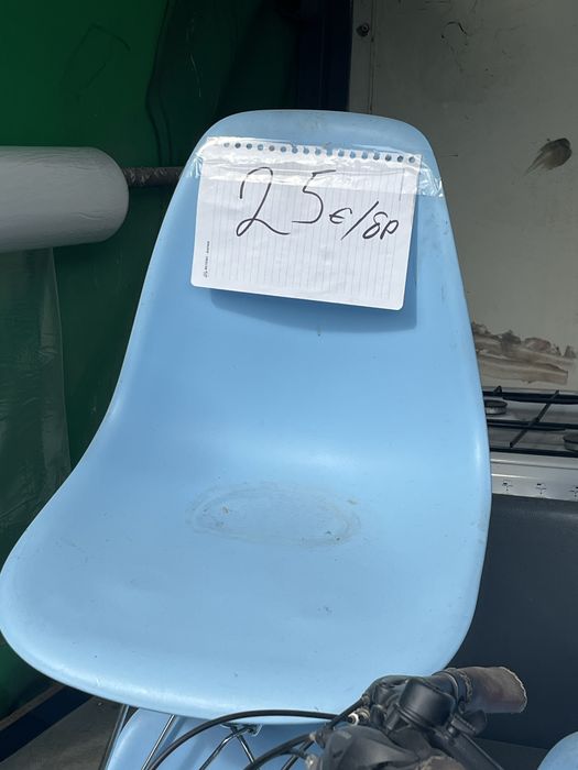 Продавам столове 12 бр