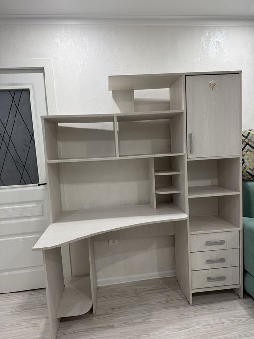 Шкаф подойдет для компьютеров и т.д.