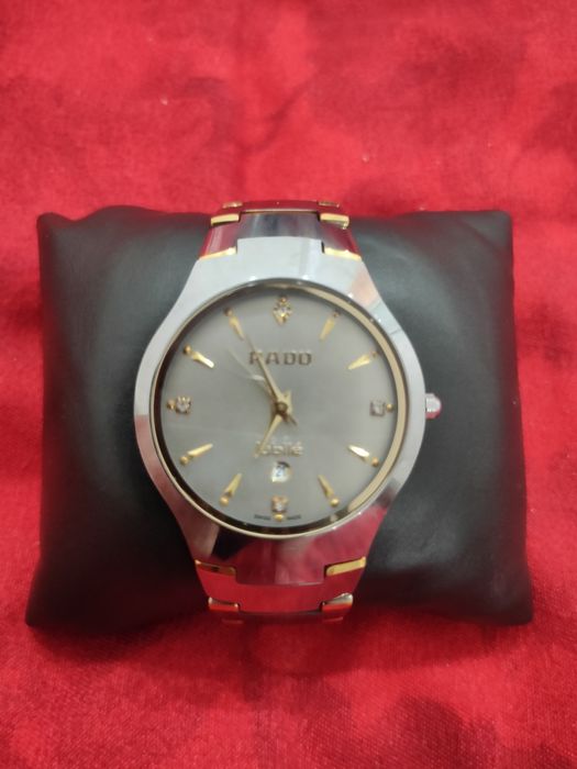 Наручные часы модные