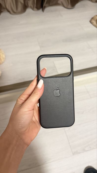 Vând husă iphone 17 pro