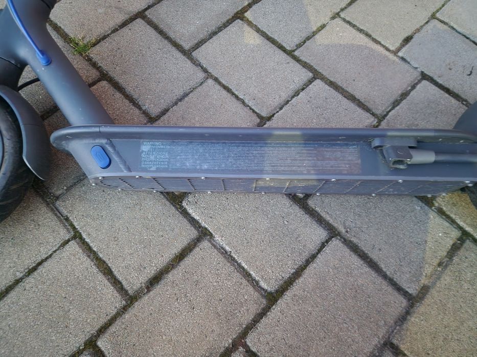 Vând Trotinetă Electrică Xiaomi Mi Electric Scooter 3