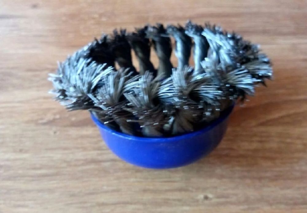 Perie cupa,pentru lustruire-decapare,pentru lemn/fier,diametru 70 mm