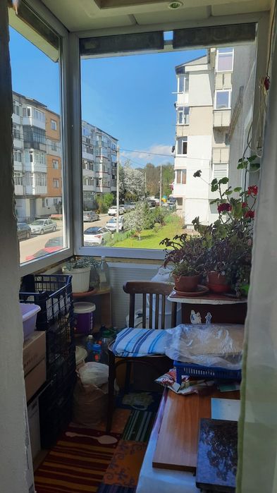 Vând apartament 3 camere decomandat zona Vișoi