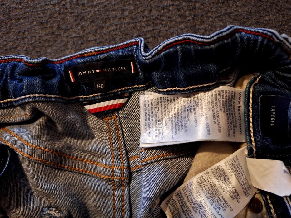 Pantaloni baieti Tommy Hilfiger pt 10 ani