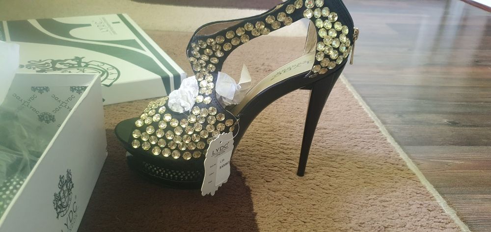 Чисто нови обувки Lydc London