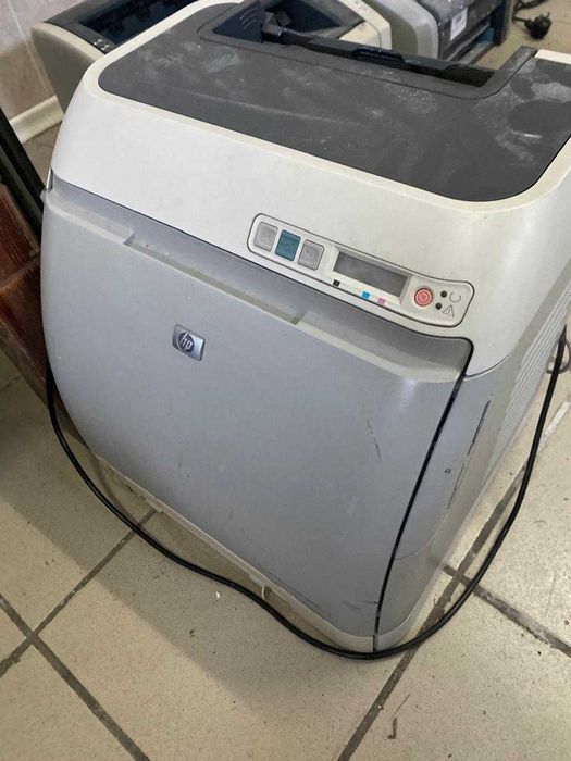 продам принтеры на запчасти