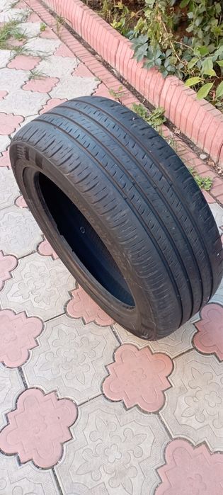 Шина 225/50. R17на запаску