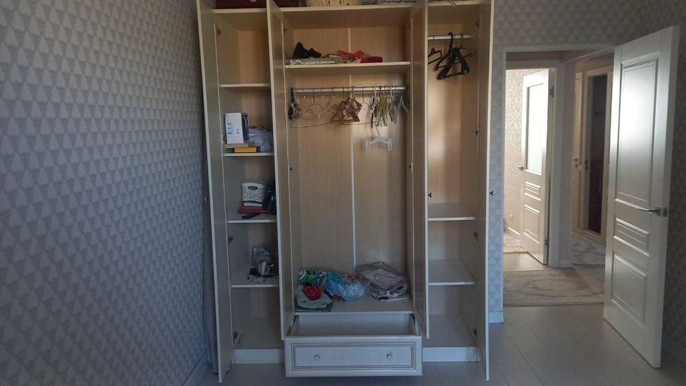 Продается шкаф в шикарном состоянии