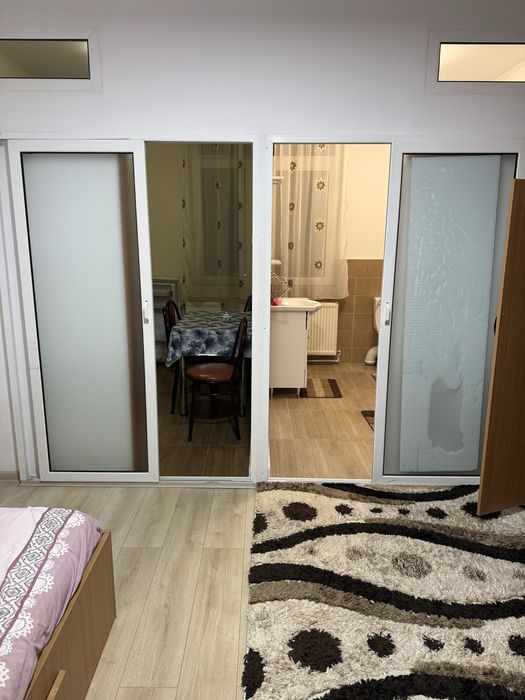 Inchiriez garsoniera