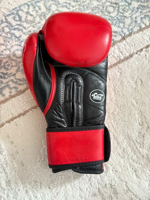 Продам боксерский перчатки VELO