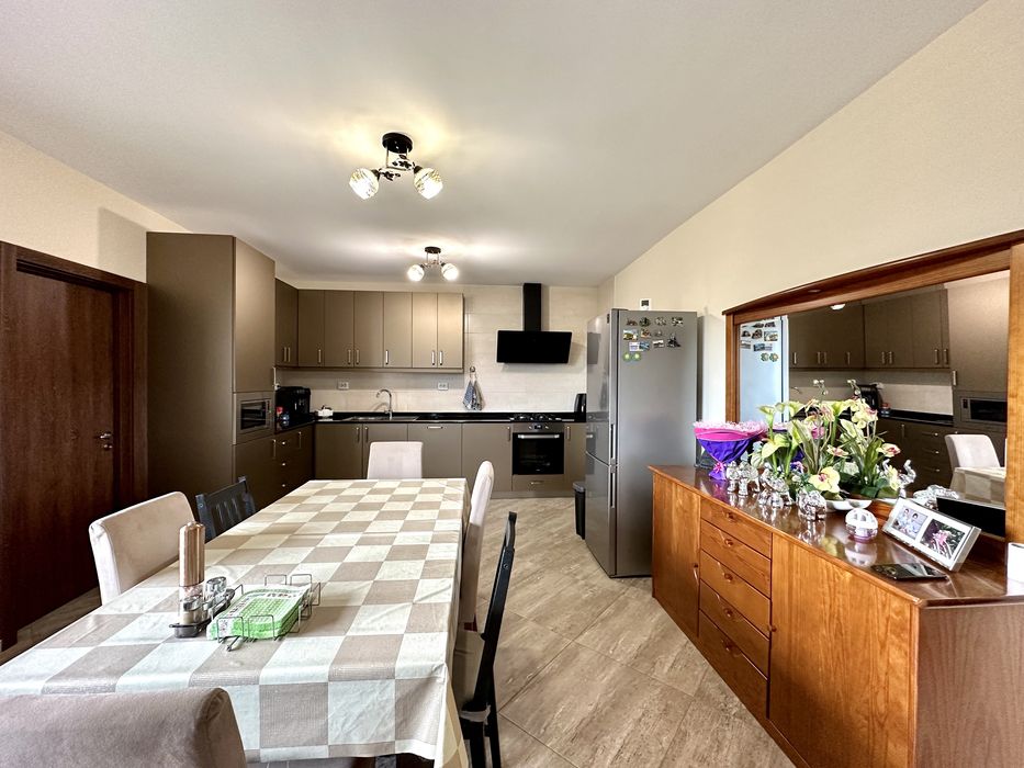 Продава се Мезонет в Горна Оряховица - 214 кв.м за 1122 €/кв.м - Снимка #1