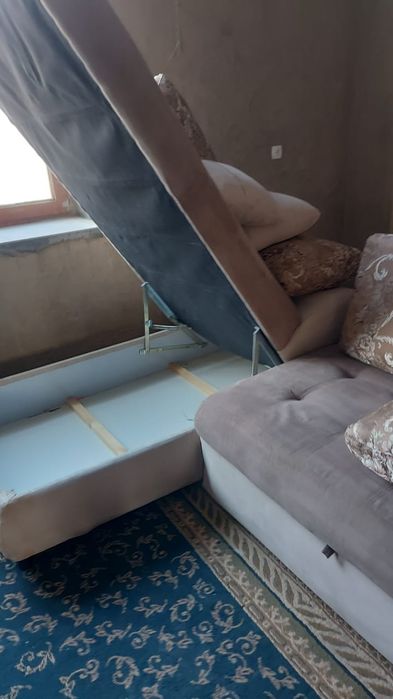 Диван угалок хорошем состояние