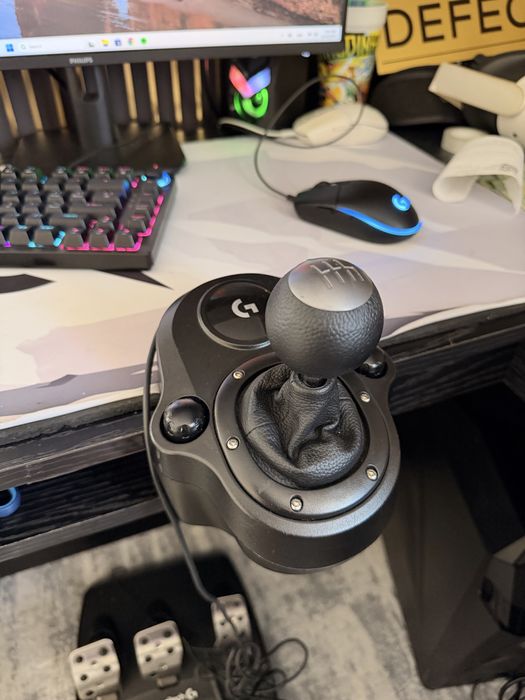 Volan Logitech G920 cu pedale + Schimbator Logitech