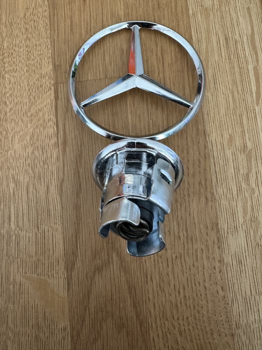 Емблема за Мерцедес w124