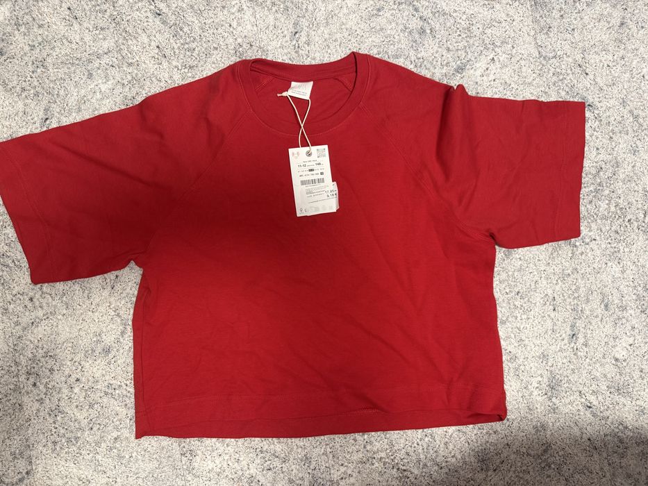 Дамски тениски и дънки