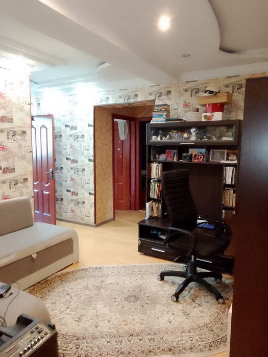 Продам четырёхкомнатную квартиру