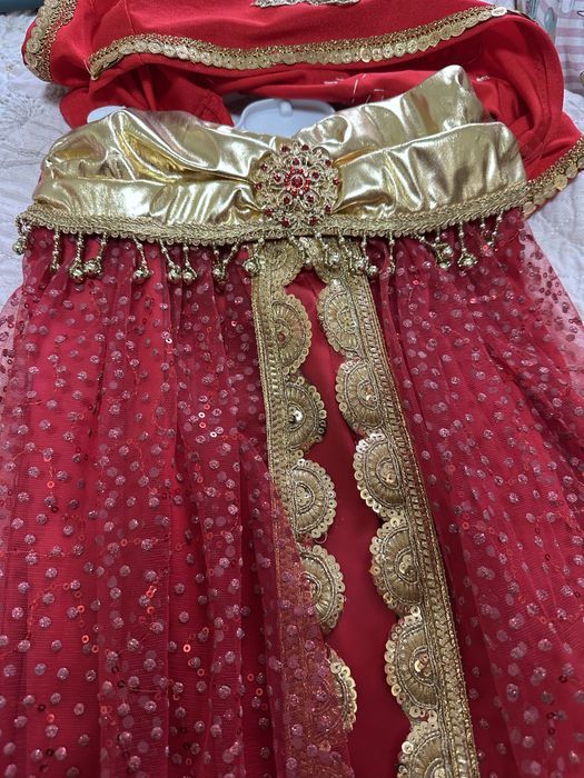 Продаются костюмы