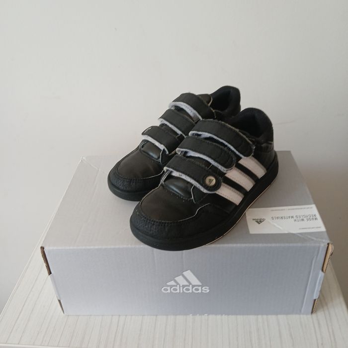 Маратонки adidas 29 номер