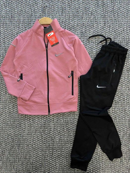 Детски спортни екипи за момичета