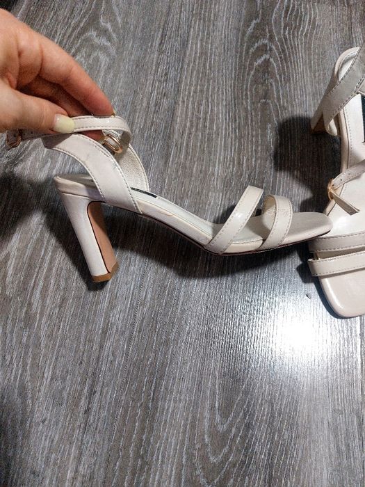 Продам босоножки Тамидо