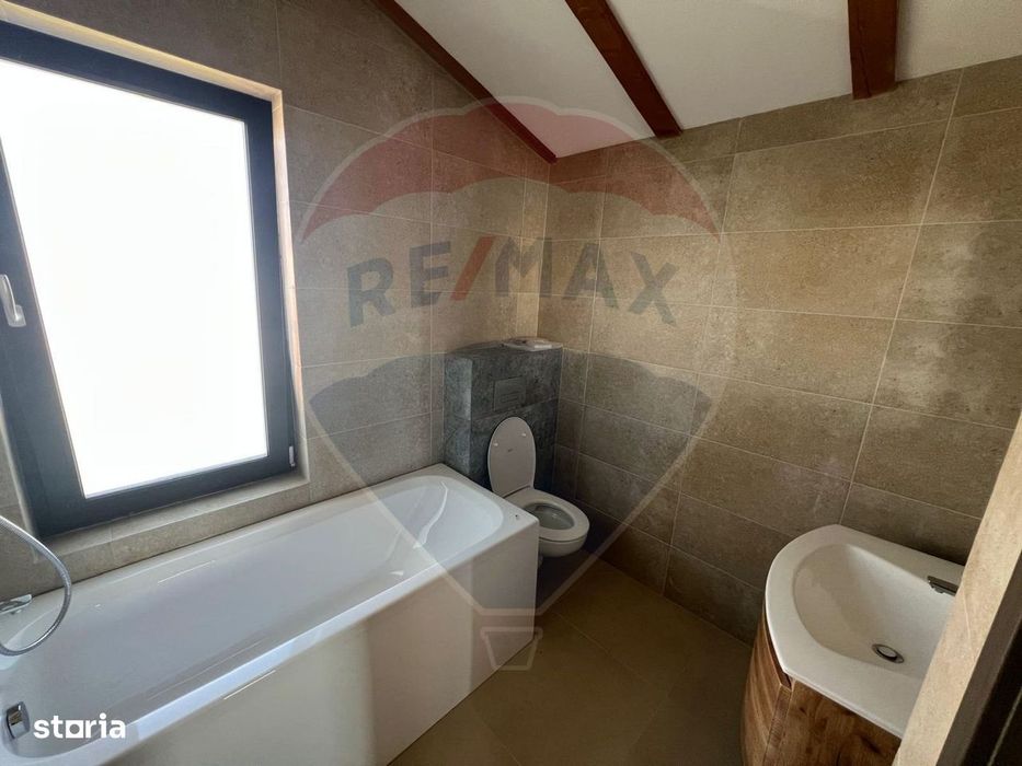 Casă / Vilă 5 camere în zona Nord