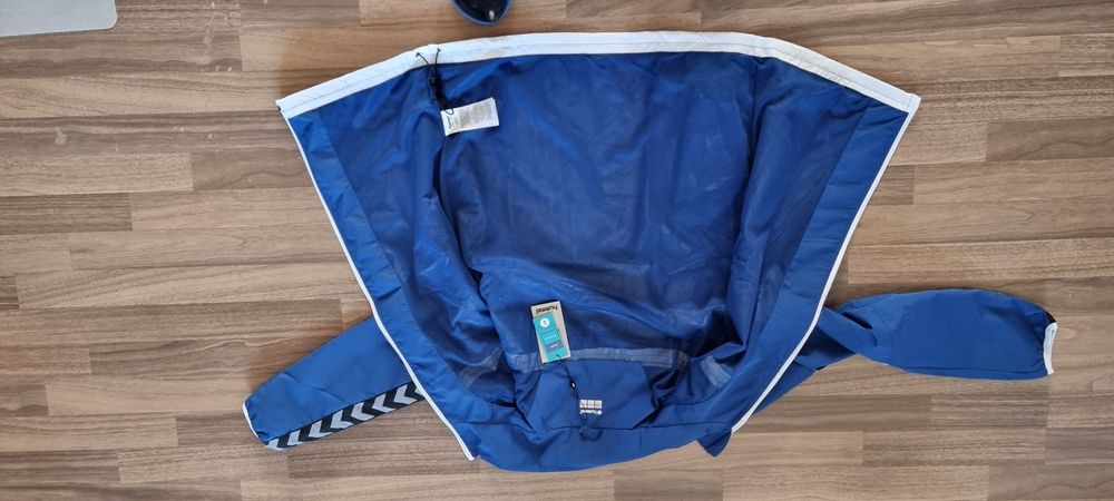 Чисто ново спортно яке, ветровка Hummel