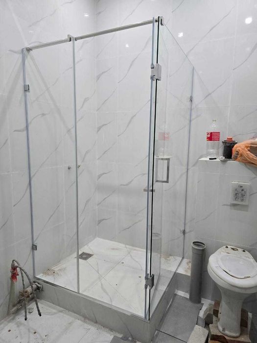 Изготовление душевых кабин и перегородок из стекла