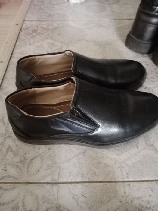 Продам туфли для мальчика